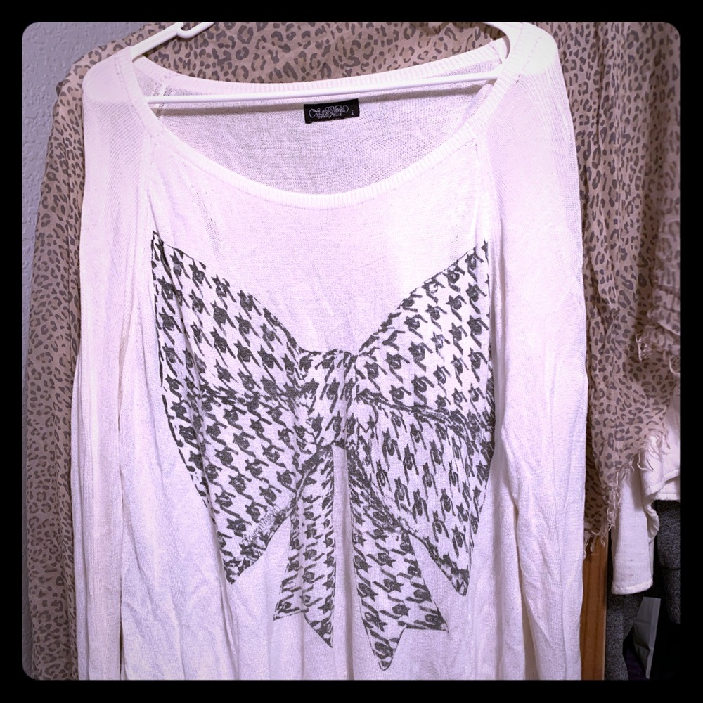 Lauren Moshi Long sleeve distressed bow top M